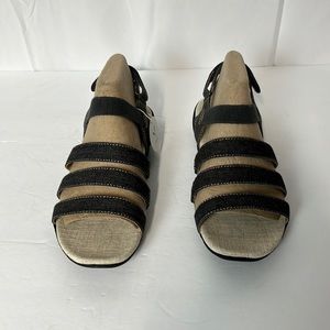 JBU Black and Tan Strappy Comfort Sandals